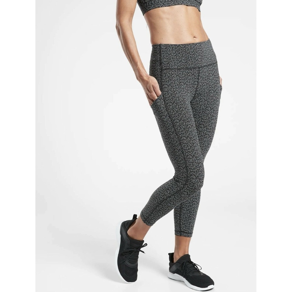 Athleta Ultimate Stash Pocket 7/8 Tight Black Size Medium #981872
